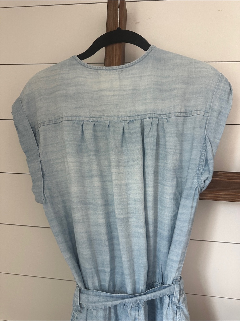 Bella Dahl Light Denim Button Front
Jumpsuit with Tie Waist EUC - Picture 4 of 5